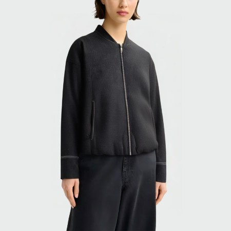 High-quality lightweight women's denim jacket