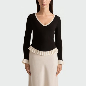 Fashionable V-neck ruffled women's long-sleeved top