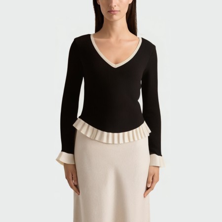 Fashionable V-neck ruffled women's long-sleeved top