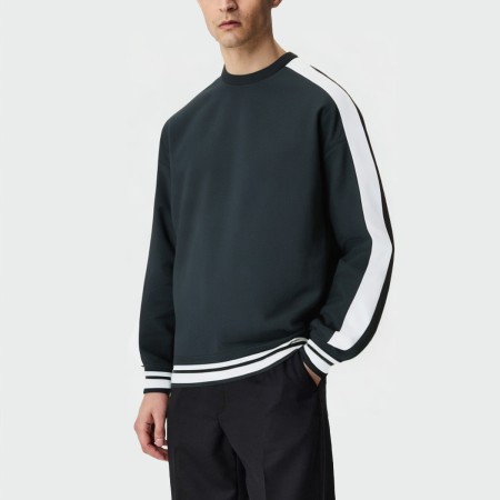 Men's contrasting crew neck raglan sleeve top